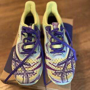 Brand new in the box ASICS Noosa Tri 15 size 11 in glow yellow/palace purple